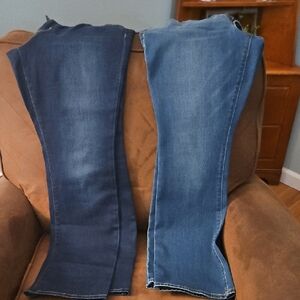 Old Navy Women's Bootcut Leg Jeans in Dark and Light Blue Size 14 Short
